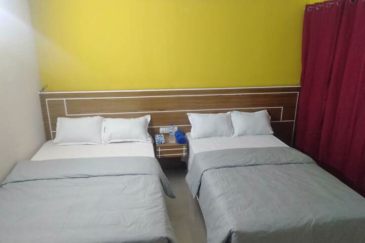 Room 4 of 20