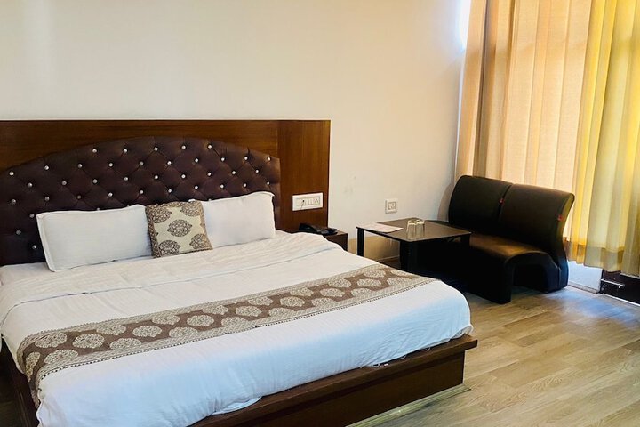Room 5 of 21