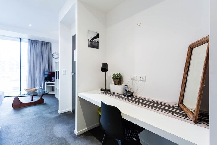 Room 8 of 11
