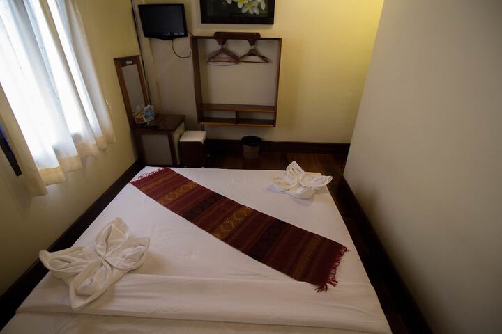 Room 46 of 80
