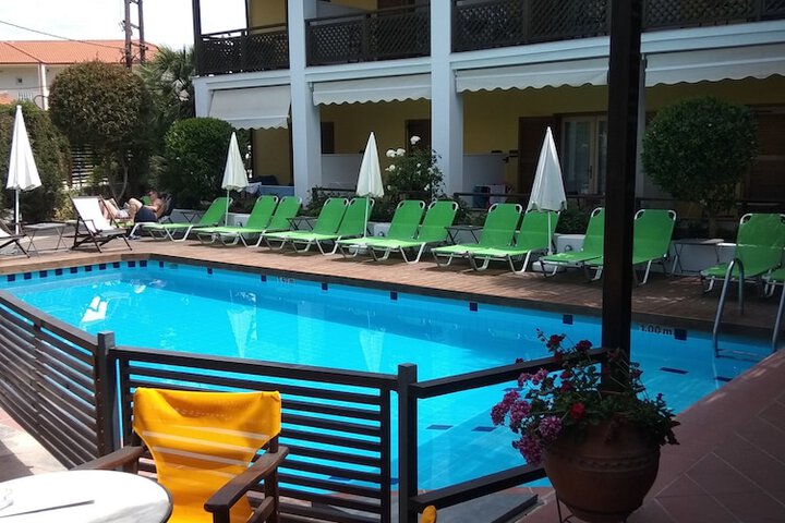 Pool 12 of 26