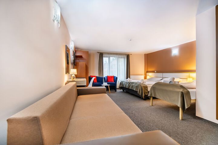 Room 10 of 50