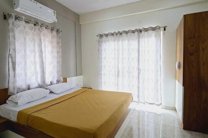 Room 4 of 36