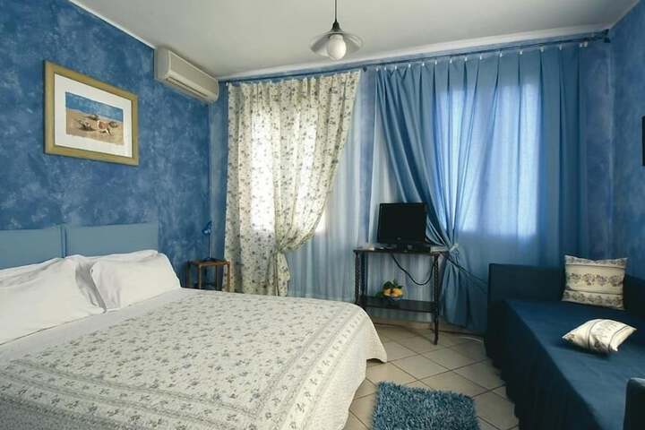 Room 3 of 36