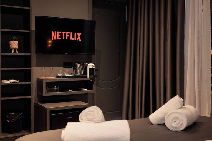 Room 4 of 41
