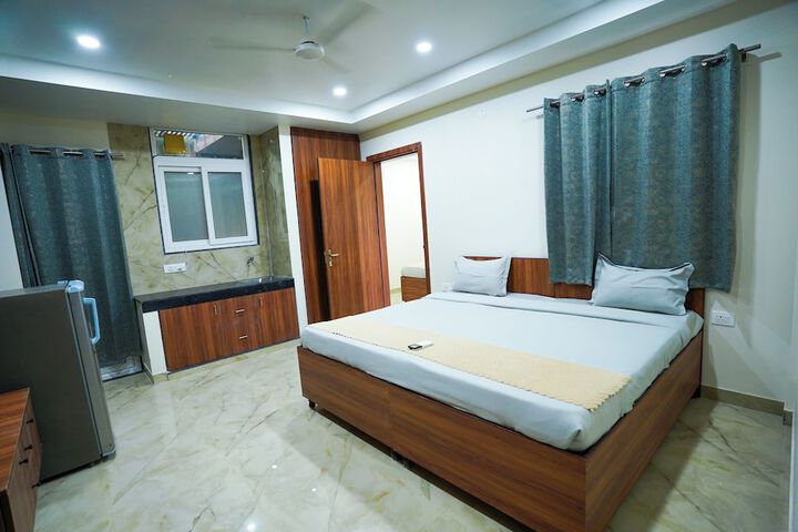 Room 54 of 77