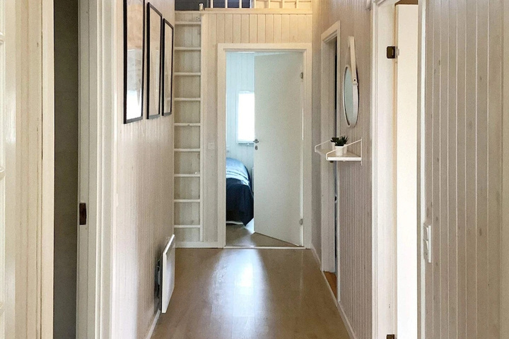 Room 13 of 23