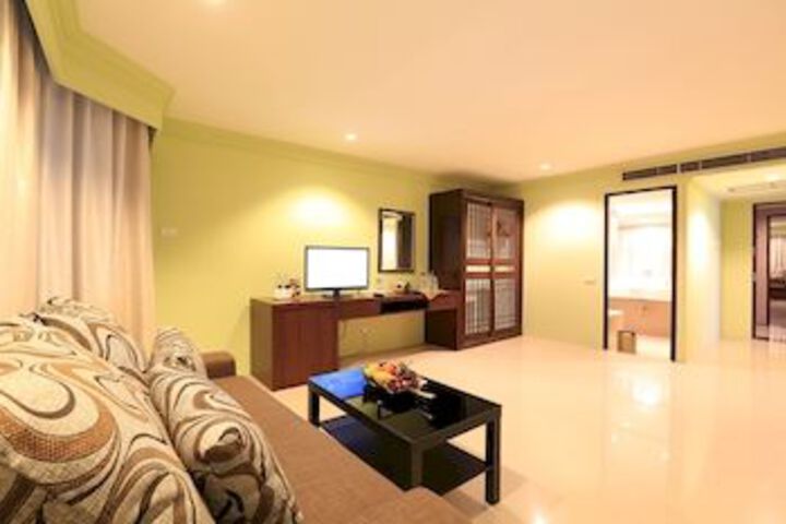 Room 72 of 103