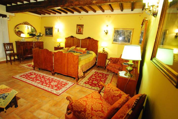 Room 42 of 118