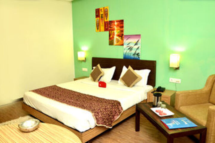 Room 11 of 22