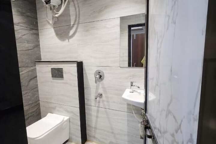 Room 14 of 19