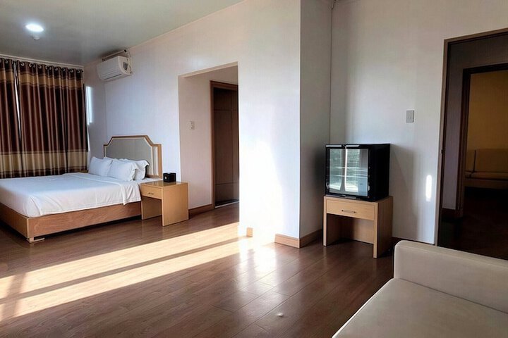 Room 10 of 23