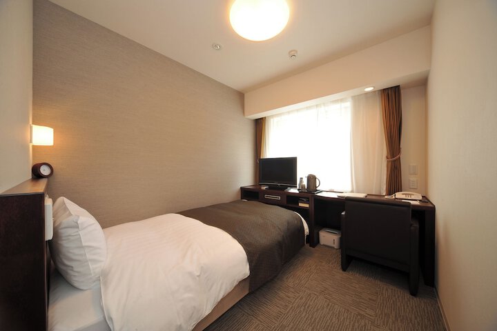 Room 16 of 112
