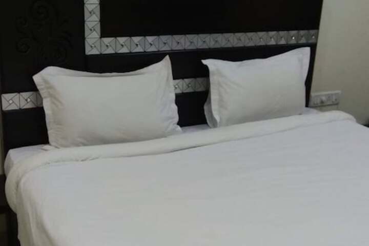 Room 4 of 23