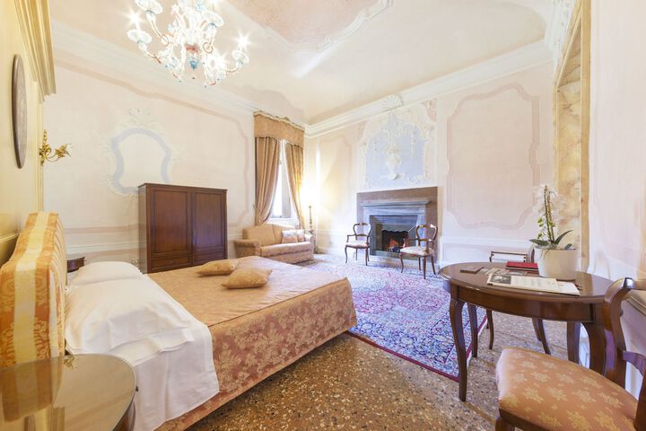 Room 3 of 51