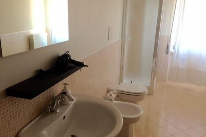 Room 16 of 17