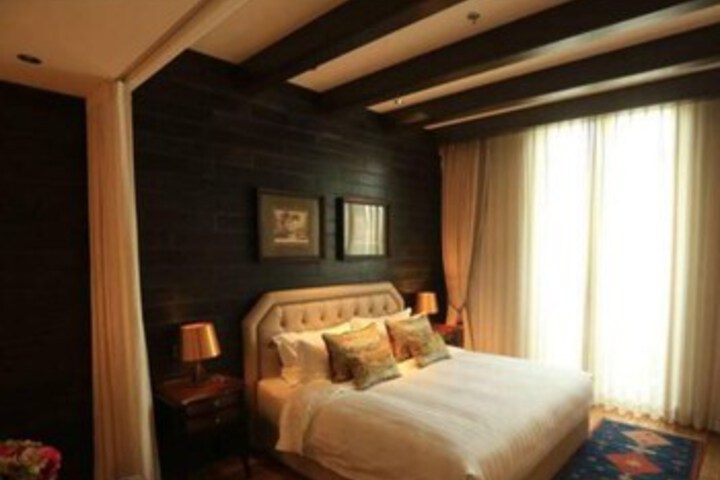 Room 21 of 28