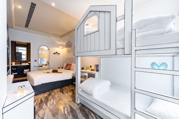 Room 12 of 47