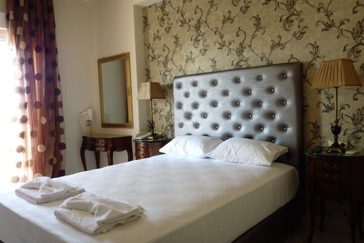 Room 16 of 32