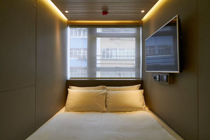 Room 2 of 9
