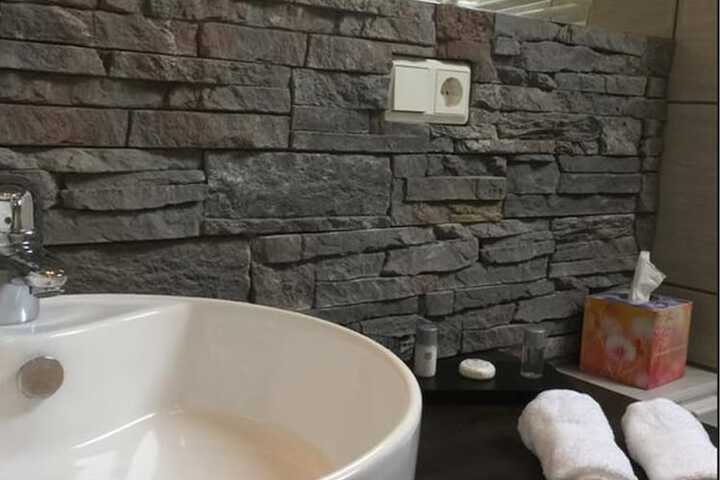 Room 14 of 23