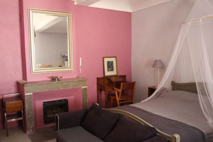 Room 6 of 36