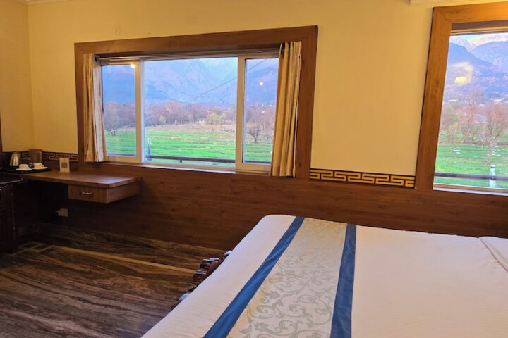 Room 12 of 52