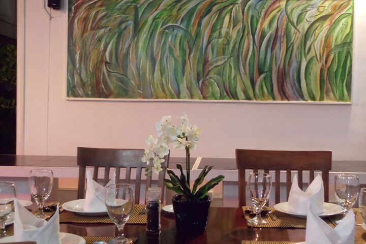 Dining 17 of 38