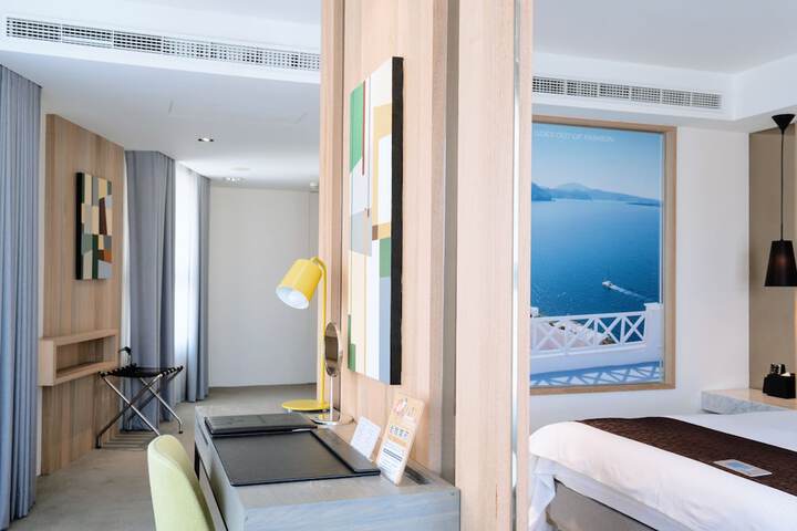 Room 26 of 53