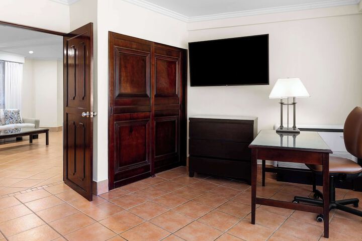 Room 30 of 123