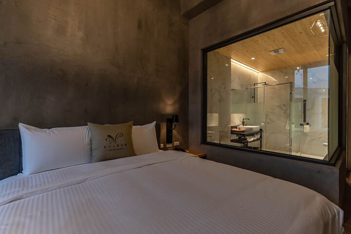 Room 5 of 26