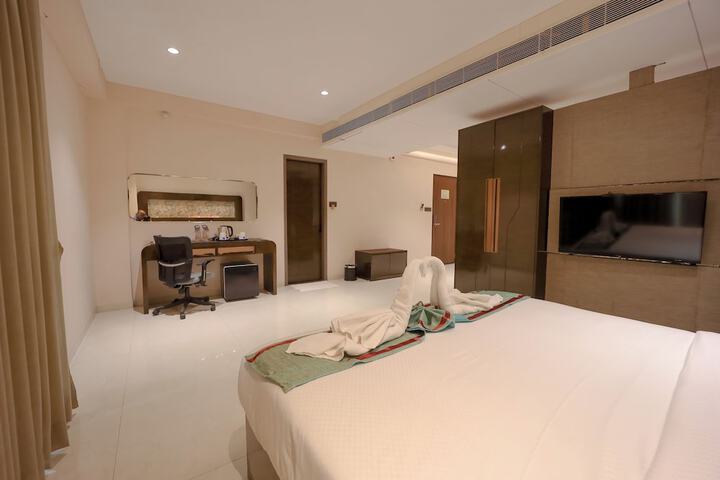 Room 9 of 42