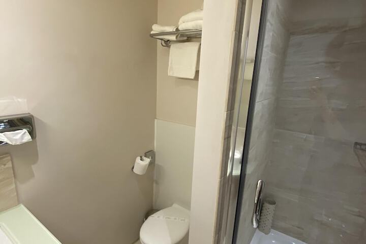 Room 51 of 70
