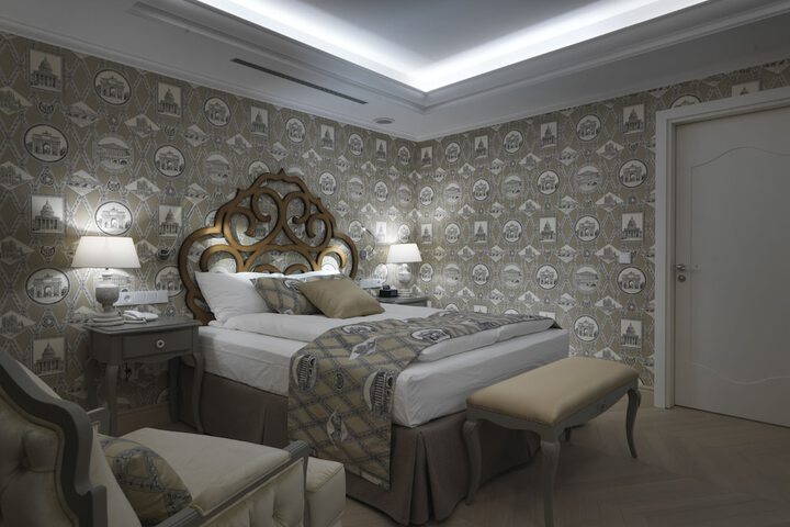 Room 12 of 62