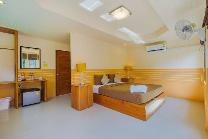 Room 13 of 47