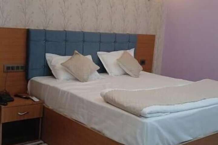 Room 2 of 12