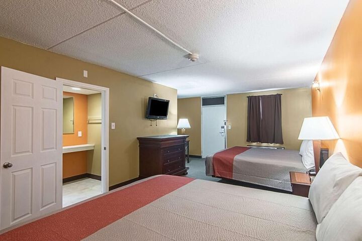 2 Double Beds (9 of 15)