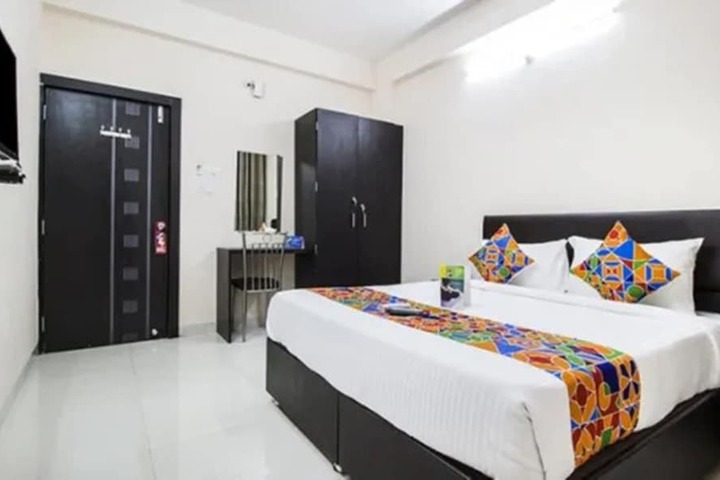 Room 10 of 22