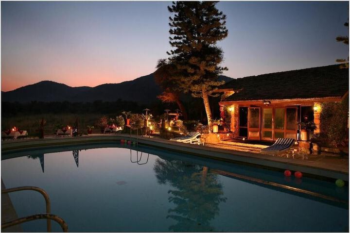 Pools & Facilities