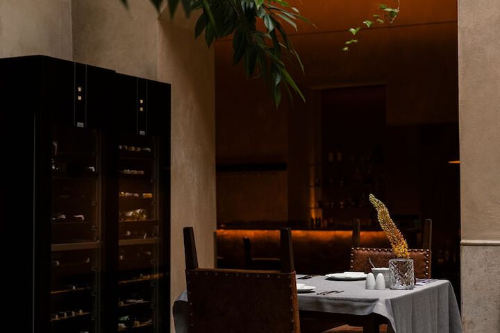 Dining 72 of 95