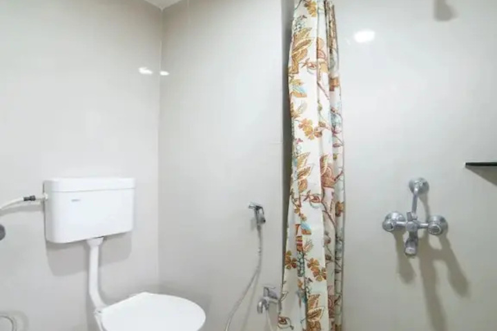 Room 8 of 10