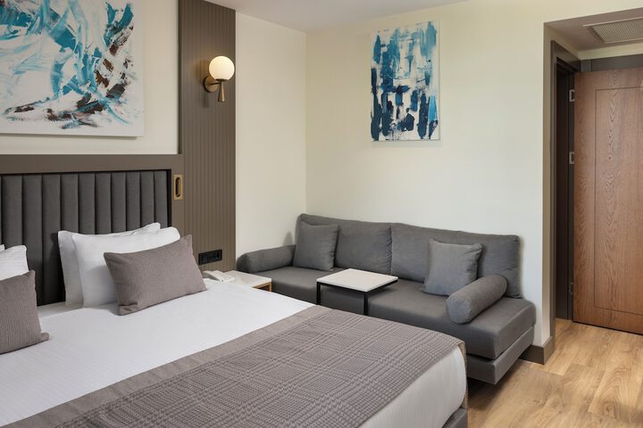 Room 16 of 189