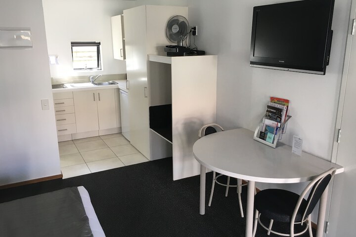 Room 5 of 37