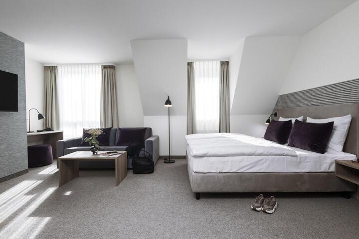 Room 11 of 53
