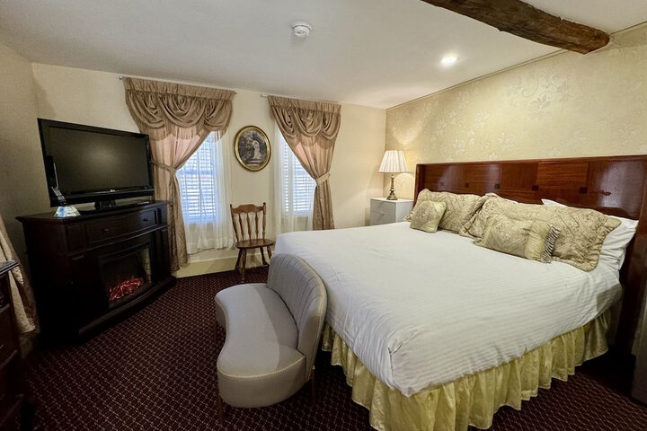 Room 13 of 73