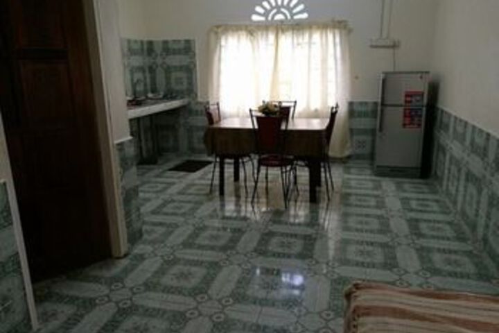 Room 11 of 20