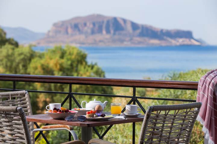 Iris Beach Hotel in Monemvasia
