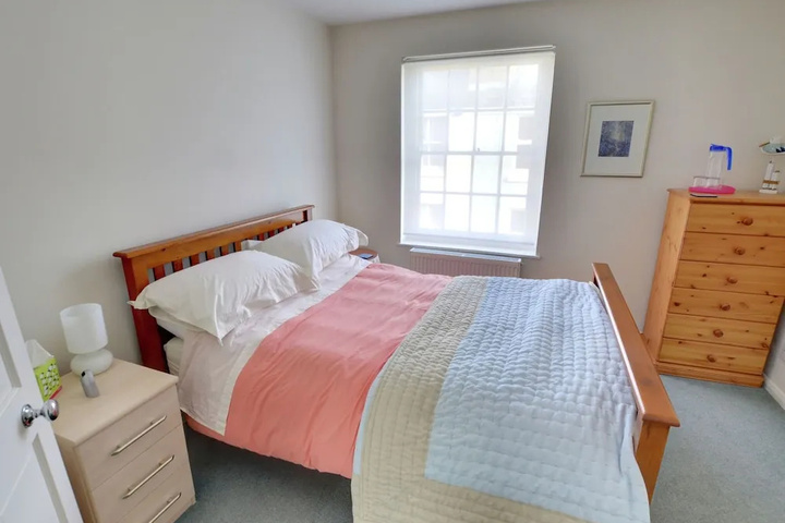Room 4 of 11
