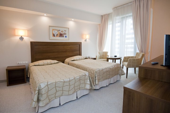 Room 10 of 31