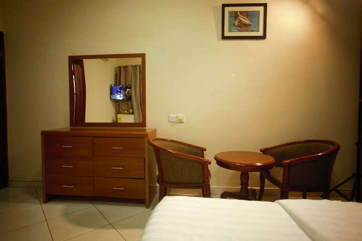 Room 21 of 48